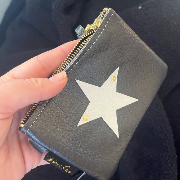 NWT Zina Kao Keyring Pouch adorable shimmer charcoal grey leather with star - Picture 2 of 5